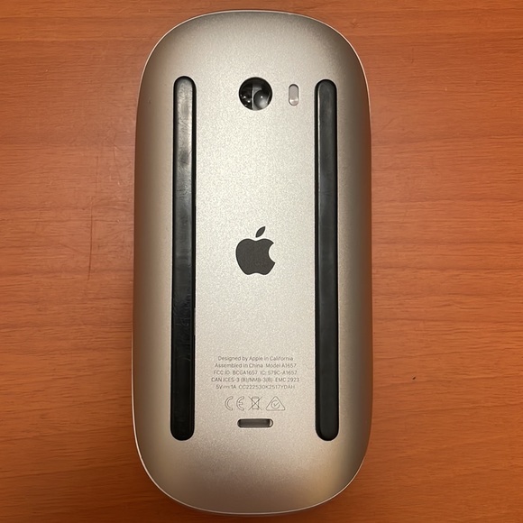 Apple Magic Mouse - rechargeable & bluetooth - Picture 2 of 2